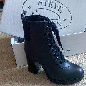 Steve Madden Latch boots